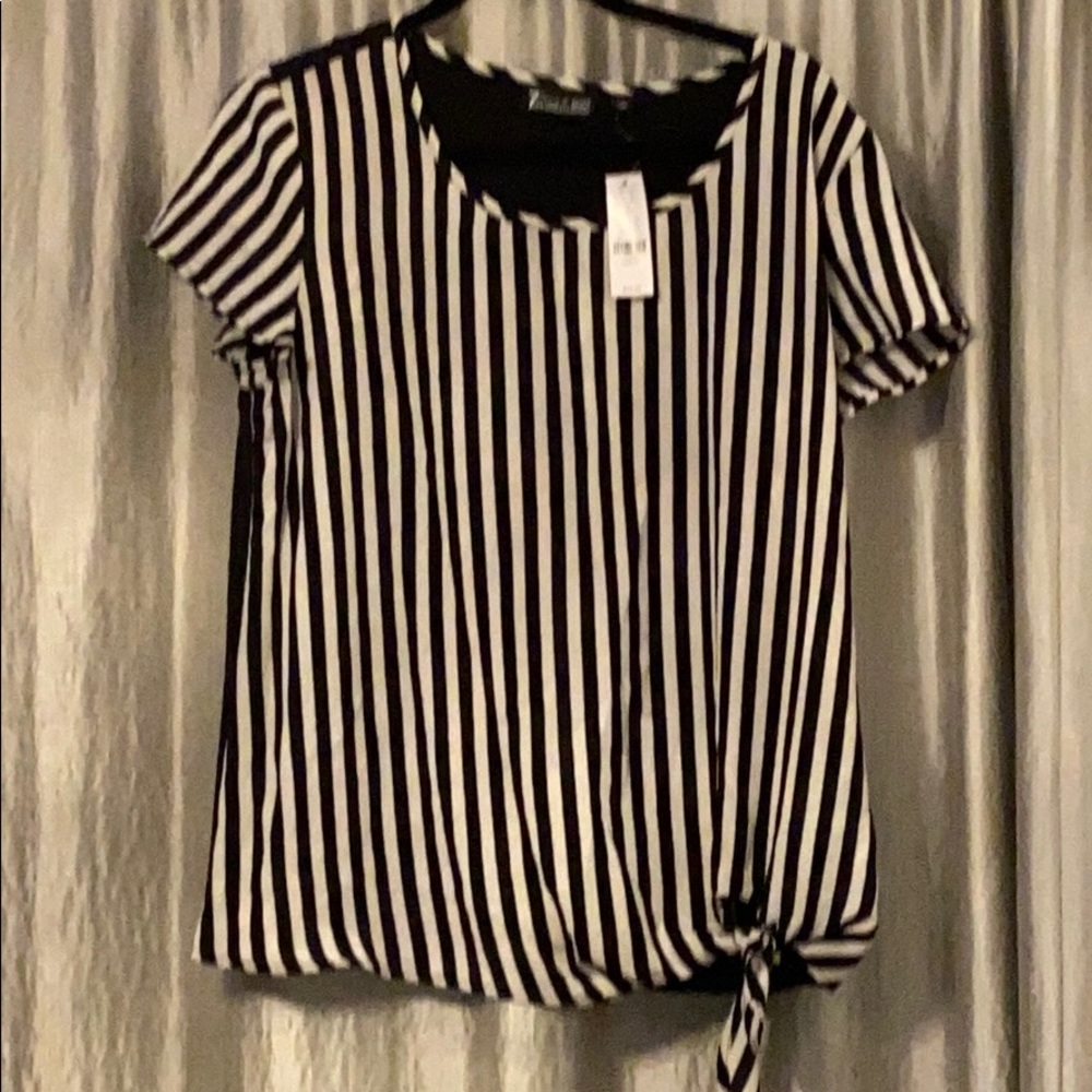 Women’s size large brand new New York & Co.
